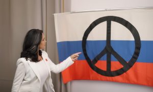 «Россия бессильна и с Европой не справится»: глава разведки США высмеяла нашу боеготовность, но сочла нас миролюбивыми – а вот в Лондоне сидят твари