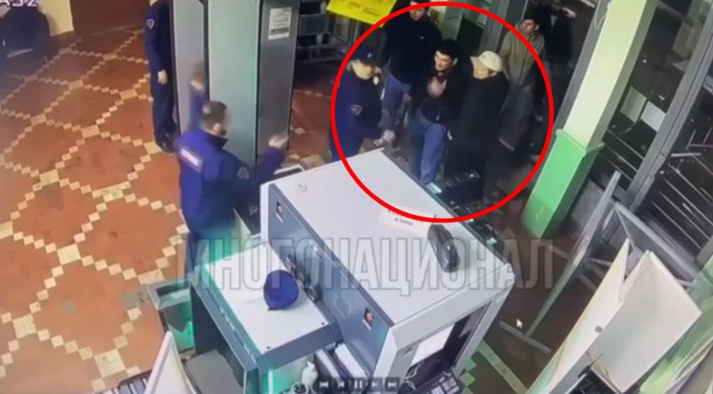 Охранника избили, а власти молчат: мигранты с битами атаковали вокзал в Костромской области