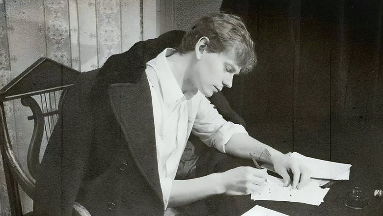 «В этой жизни умирать не ново»: ровно век назад ушел из жизни поэт Сергей Есенин «В этой жизни умирать не ново»: ровно век назад ушел из жизни поэт Сергей Есенин