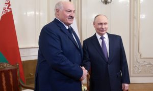 Лукашенко - как пример для Путина: через него США показывают России перспективы снятия санкций