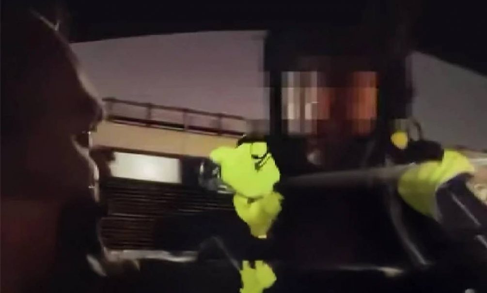 «Нормальная схемка, чтобы к Новому году заработать»: в Москве сотрудник ГИБДД потребовал водителя вбить в поиске слово «трава» «Нормальная схемка, чтобы к Новому году заработать»: в Москве сотрудник ГИБДД потребовал водителя вбить в поиске слово «трава»