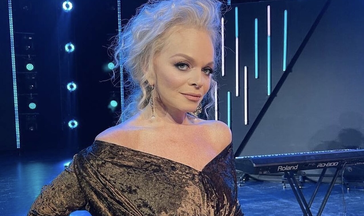 «За деньги - да»: Ларису Долину высмеяли в новогоднем фильме на ТНТ после скандала с квартирой