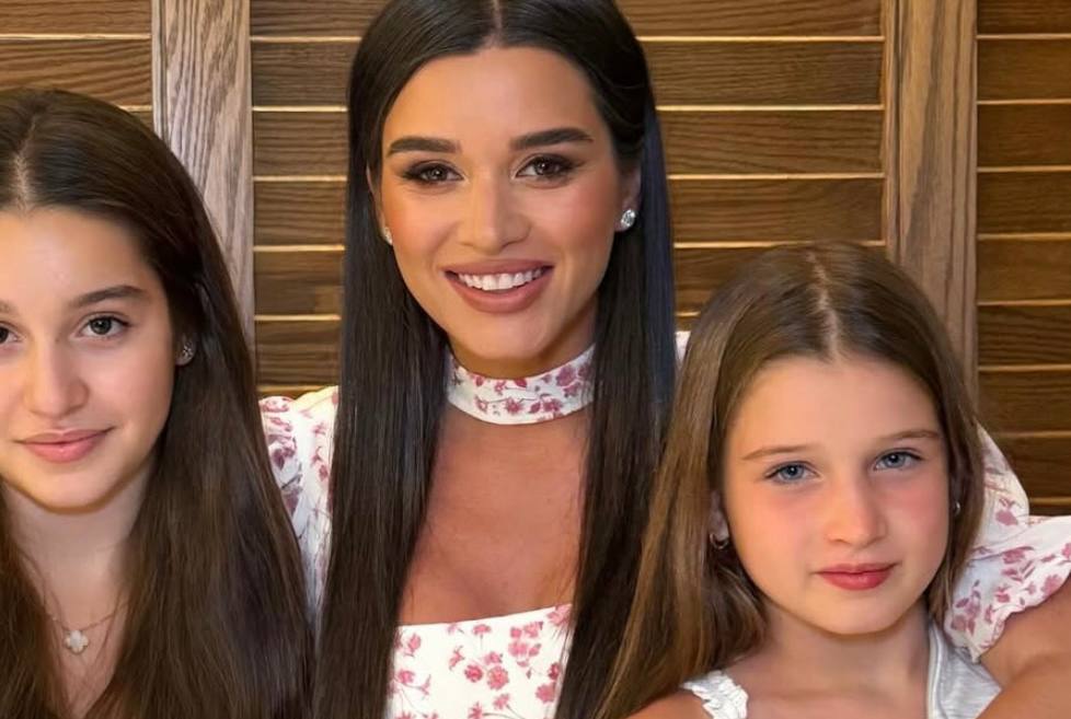 Бородина вступилась за младшую дочь после скандального видео: «Хочешь виллу на Мальдивах? Тебе не должно быть стыдно!» 