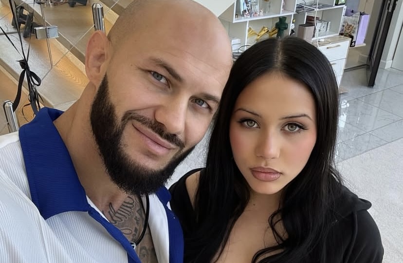 «Мы пережили попытки суицида»: Оксана Самойлова откровенно о «страшнейших периодах» в воспитании старшей дочери