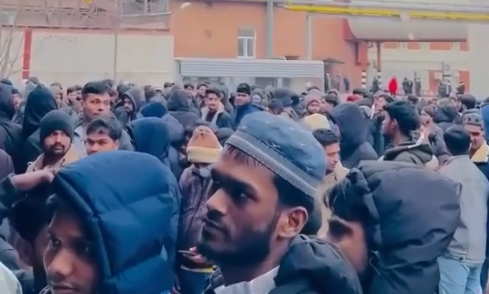 Грозит ли России миллион индусов? Первые мигранты из Индии прибыли в Москву   