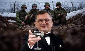 «Пока украинцы мрут, он жирует»: экс-глава МИД Украины Кулеба был замечен на концерте с пьяной любовницей