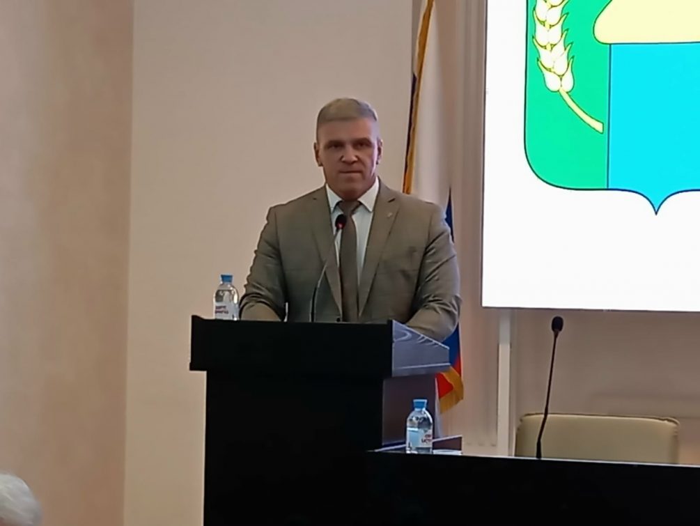 «Не портите себе настроение моей не целлюлитной…»: жена новосибирского депутата оскандалилась из-за фото из Дубая