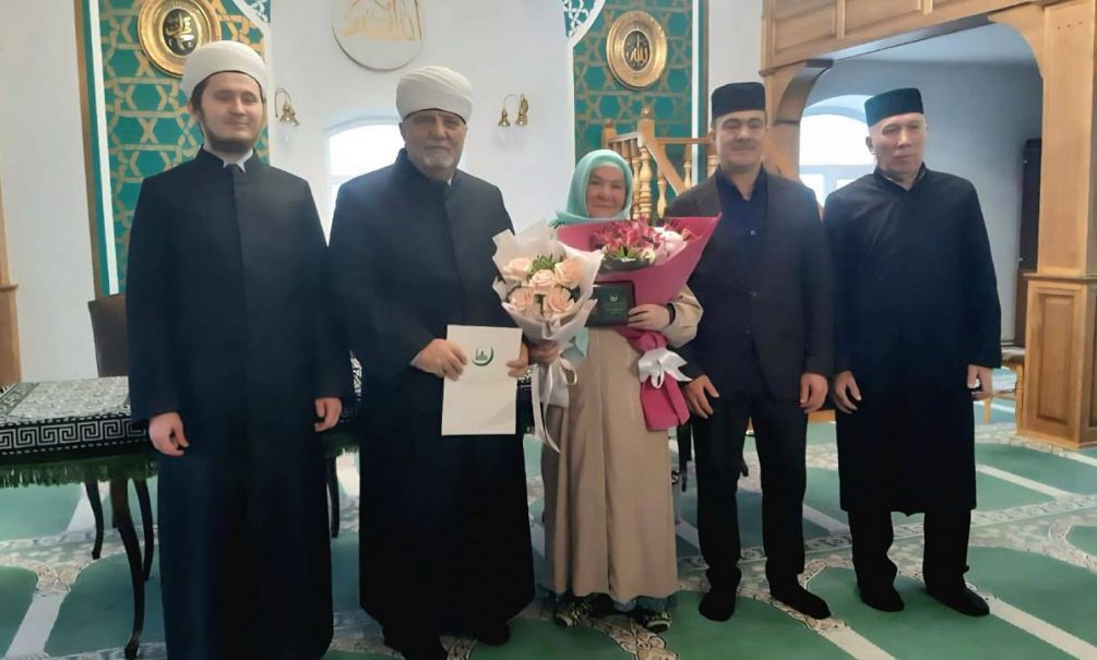 «За подобные подвиги ДУМ надо запретить»: управление мусульман наградило медалью «за заслуги» махровую экстремистку - БлокнотРУ - Новости России. Новости Россия сегодня. Новости России и мира сегодня. Россия новости. Новости Россия. СВО новости на сегодня Россия. Новости сегодня. Россия новости сегодня. Новости Блокнот Россия. Блокнот новости России. Блокнот Россия. Россия последние новости на сегодня. Блокнот России.