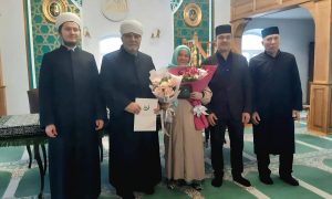 «За подобные подвиги ДУМ надо запретить»: управление мусульман наградило медалью «за заслуги» махровую экстремистку