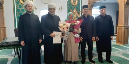 «За подобные подвиги ДУМ надо запретить»: управление мусульман наградило медалью «за заслуги» махровую экстремистку