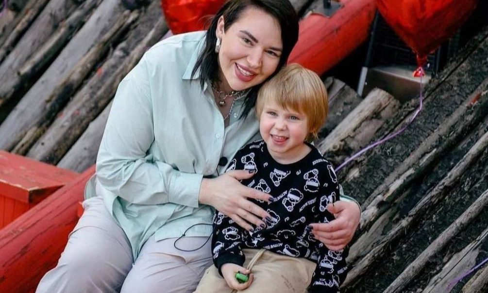 «Скорая, кома и отек мозга»: Саша Черно в слезах сообщила об экстренной госпитализации 5-летнего сына «Скорая, кома и отек мозга»: Саша Черно в слезах сообщила об экстренной госпитализации 5-летнего сына