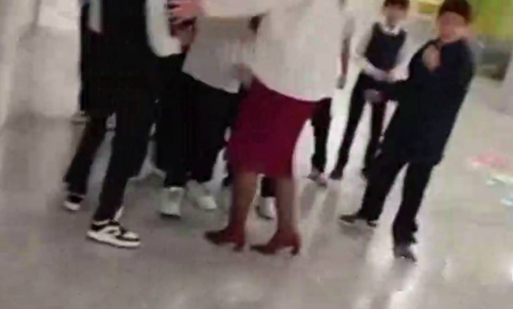 «Аварийные выходы заблокированы, тревога не сработала»: во время теракта в Одинцове дети оказались в ловушке из-за халатности администрации школы 