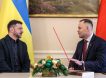 «Читай, неуч украинский»: президент Польши решил заняться образованием Зеленского и подарил ему книги о «Волынской резне»