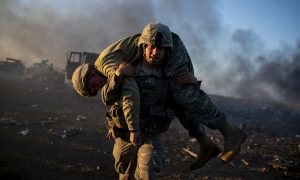 «Пили из луж, ели ящериц»: потерявший сына на СВО отец десятерых детей вынес раненого сослуживца с поля боя