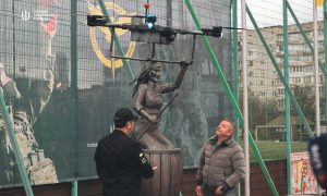 «Историю подменили суррогатом»: Киевский режим потратил деньги украинцев на статую Бабы-Яги с беспилотником