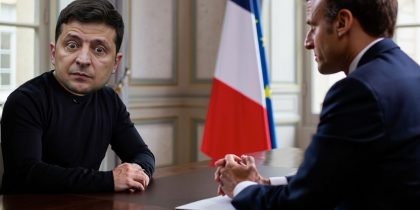 «Колбасит хорошо так»: прилетевший в Париж Зеленский напугал странным видом французов