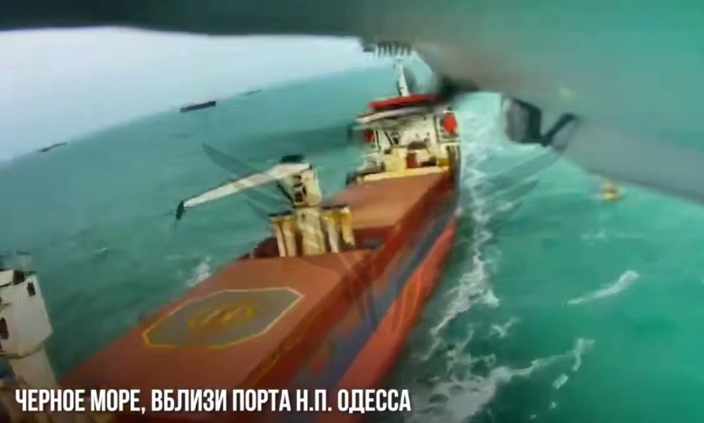 Новости СВО: в порту Одессы пылает танкер: Россия убивает украинскую морскую торговлю, ракеты гасят свет в Киеве - БлокнотРУ - Новости СВО. СВО. СВО новости. Новости Одессы. Обстановка в Одессе на сегодняшний день. Одесса новости. Одесса сегодня. Одесса. Новости Одессы. Новости Одессы сегодня. Одесса новости сегодня. Новости Одессы на сегодня. Удар по Одессе сегодня последние новости. Одесса последние новости. Одесса последние новости на сегодня. Одесса сегодня. Удар по Одессе сегодня.