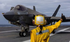 Начинается: Госдеп США призвал американцев срочно покинуть страну - Жириновский предупреждал об итогах будущей войны