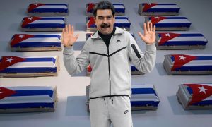 За Мадуро погибли 32 кубинца, а он сдался без боя