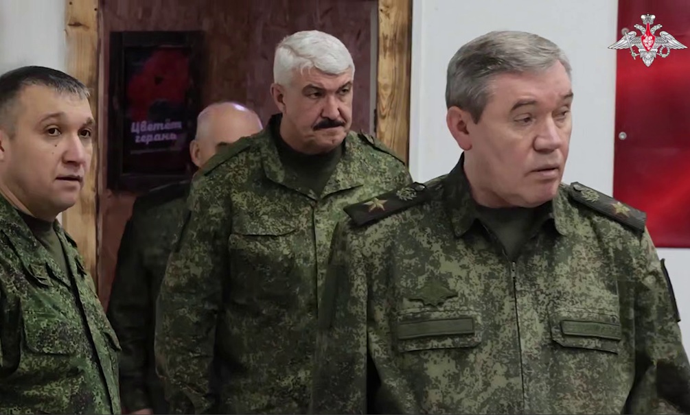 Герасимов: ВС РФ на подступах к Запорожью, наступление на всех направлениях продолжается 