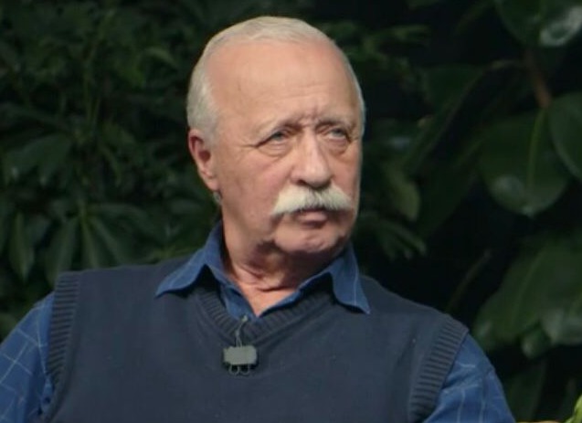 «Сын просто вырвал трубку из рук»: Леонид Якубович едва не попался на развод аферистов «Сын просто вырвал трубку из рук»: Леонид Якубович едва не попался на развод аферистов