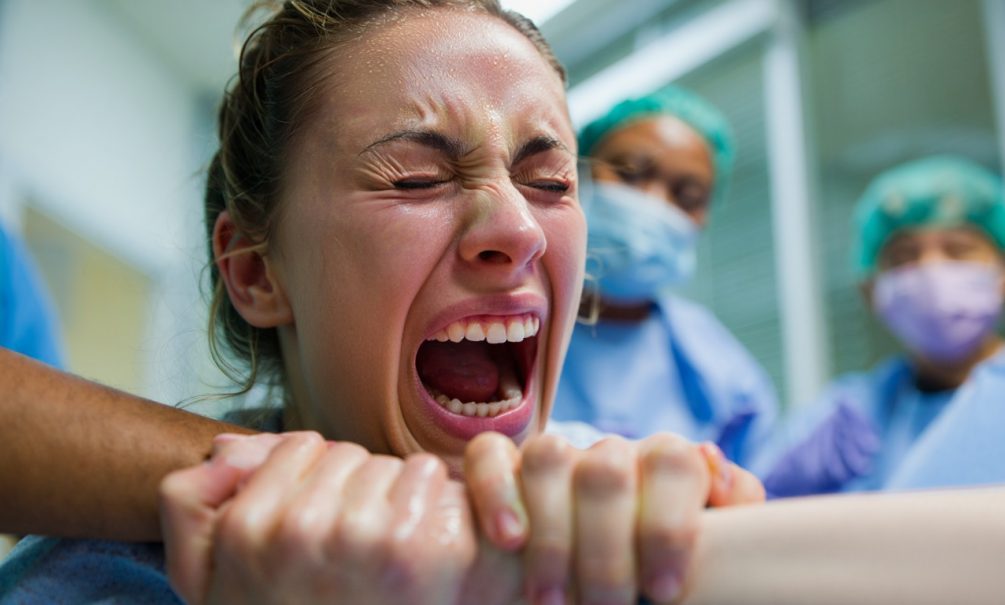 «Рожала стоя, без врача»: вскрылись жуткие подробности работы роддома в Новокузнецке «Рожала стоя, без врача»: вскрылись жуткие подробности работы роддома в Новокузнецке