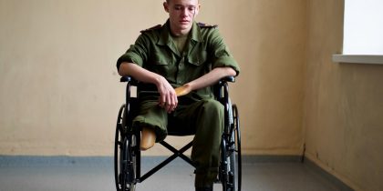 После госпиталя — на улицу? У ветерана СВО пытаются отобрать квартиру по «схеме Долиной»