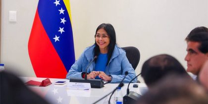 Дочь партизана: ставшая президентом Венесуэлы Делси Родригес бросила вызов Трампу