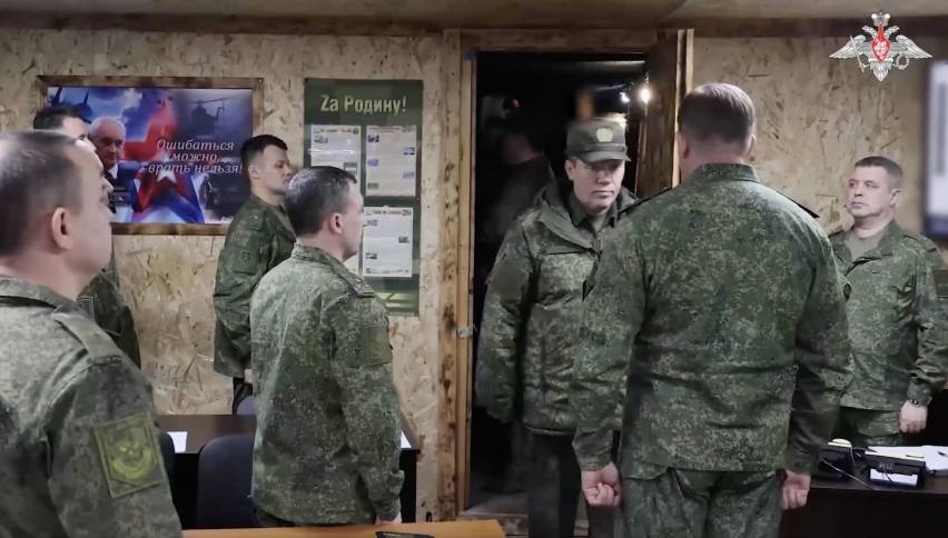 Появился у линии фронта: генерал Герасимов нанес секретный визит в зону СВО 