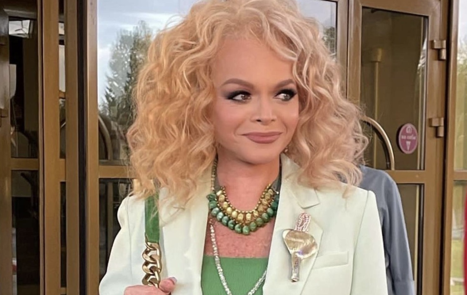 «Сидела у пляжа с кальяном»: сколько денег Долина потратила на люксовый отдых в ОАЭ, пока Лурье ждала ключи от квартиры