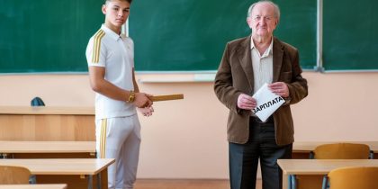 «У вас зарплата меньше, чем моя пиписька»: в Санкт-Петербурге школьник обматерил учителя за двойку в журнале