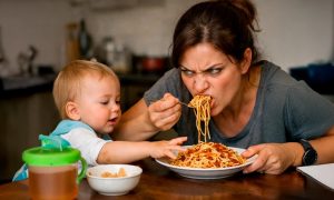 «Потому что жадные»: общественница нашла причину отказа россиянок массово рожать детей