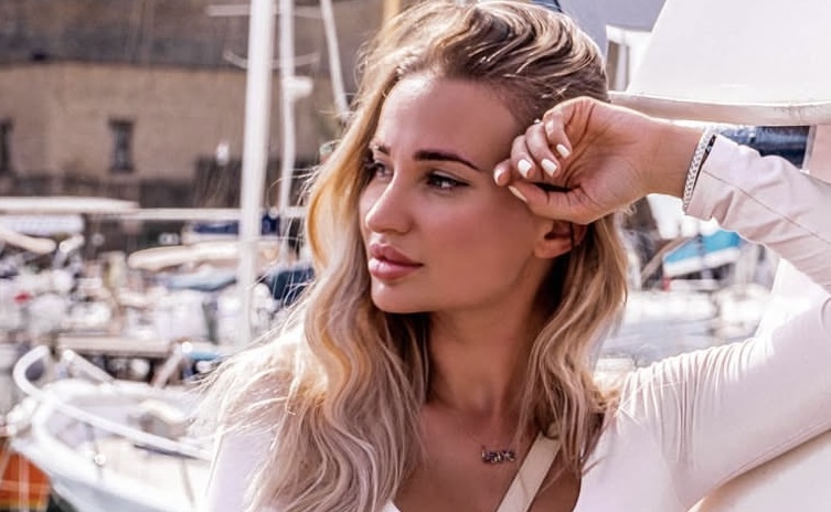 Блогерша умерла после увеличения ягодиц - ради операции она прилетела в Москву из Италии