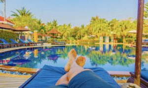 Мир, жвачка, шезлонг: стали известны подробности инцидента с нападением британцев на семью из России