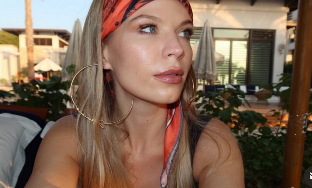 Турагент кинула на 100 млн блогершу-миллионницу и внезапно «умерла» Турагент кинула на 100 млн блогершу-миллионницу и внезапно «умерла»