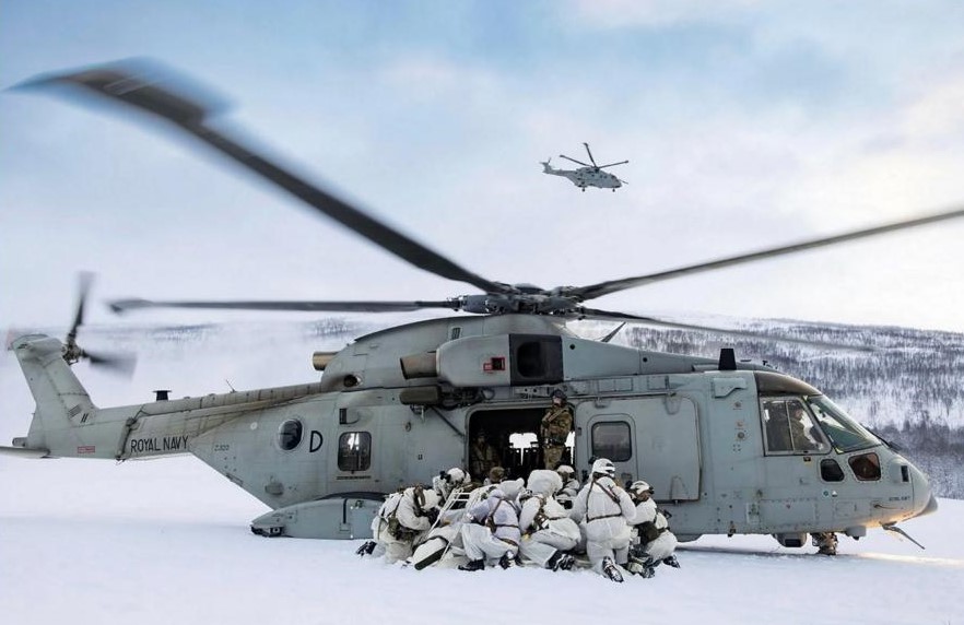 «Британия хочет отдать Гренландию Трампу»: войска НАТО уже готовы десантироваться на остров с военной миссией