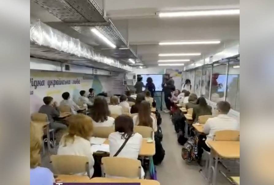 Хотели похвалиться, а получилось жестоко, беспощадно и страшно: сбылось «пророчество» экс-президента Украины Порошенко* 