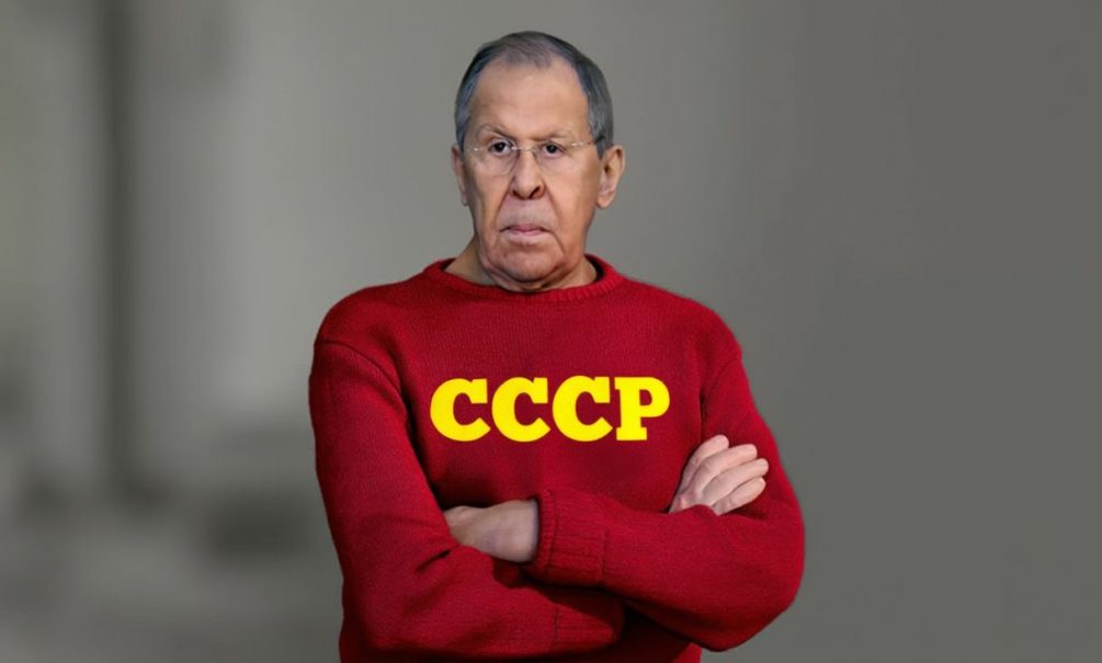«Это не случайная одежда»: на Западе увидели в свитере Лаврова с надписью СССР сигнал для США и всего мира 