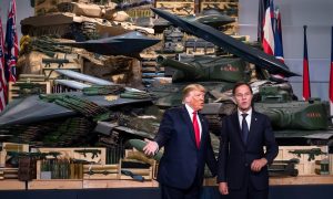 «Миротворец» Трамп завалит Украину американским оружием: через НАТО киевский режим получит технику и боеприпасы на 15 млрд долларов