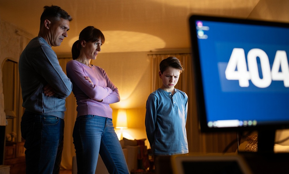 «Школьники России сжигают и режут друг друга»: выход есть – отрубить интернет им и их родителям 