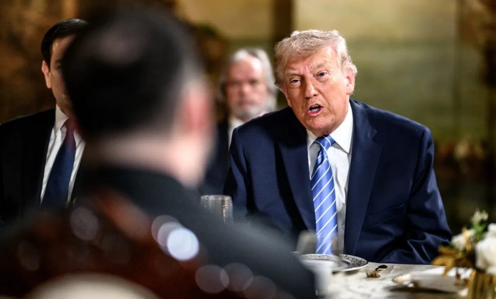 Трамп призвал Зеленского поторопиться с миром: глава США спешит победить Россию с помощью доллара 