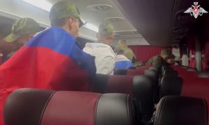 Били палками и шокерами, взрывали живьем: освобожденные российские пленные поделились новыми сведениями для трибунала по Украине