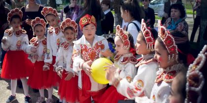 «Ишь ты, Масленица!» - веселились в Ташкенте, запрещали в Подмосковье
