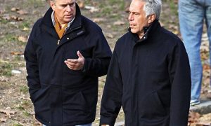 «Все из-за файлов Эпштейна»: экс-принца Эндрю с позором выгнали из королевского поместья