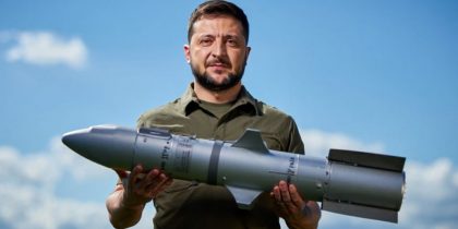 Истерика Киева: в небе над Россией сбиты две ракеты «Фламинго»