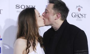 «Ты просто космос, Маск»: россиянкам рассказали, как завоевать сердце самого богатого на планете человека