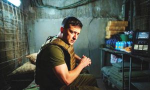 «Шкуру свою бережет»: Зеленский признался, что два года прятался в бункере