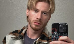 «У них здесь нет человека, который будет тебя кормить»: Пресняков возмутился условиями бизнес-класса в самолете