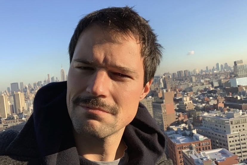 Данила Козловский улетел в США на 6-летие дочери, которую бросил сразу после рождения