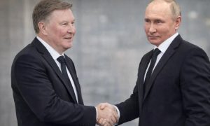 Участник «гонки преемников» 2007-08 ушел в отставку: Сергей Иванов в Кремле и без Кремля